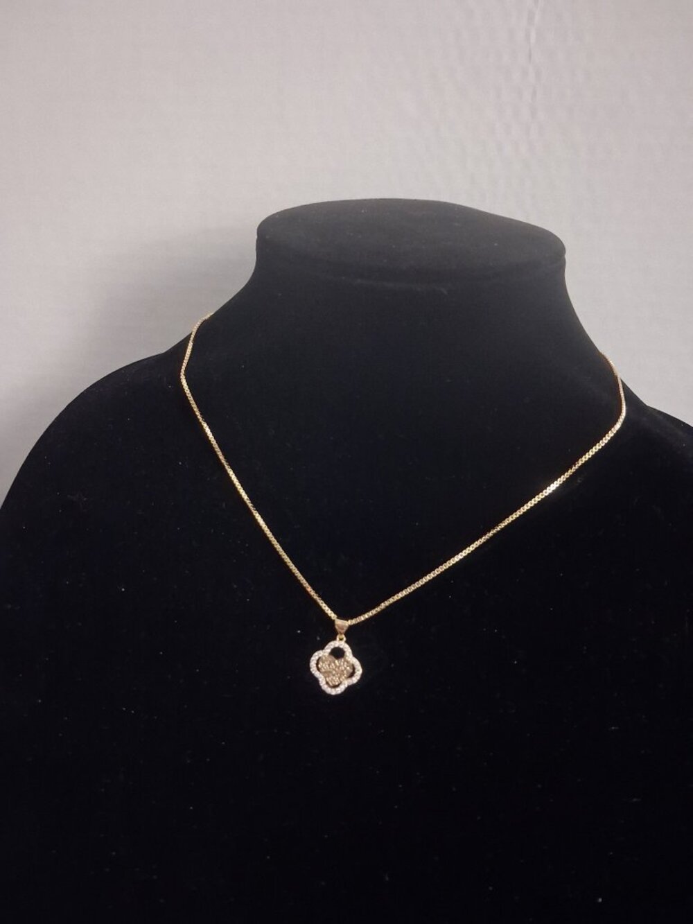 14K Gold Filled Clover Heart Pendant Necklace 17" Box Chain Pave Outline